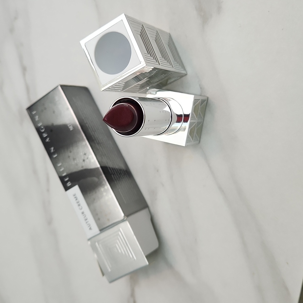 Belle En Argent Auteur Creme Lipstick Smoking on Screen 111